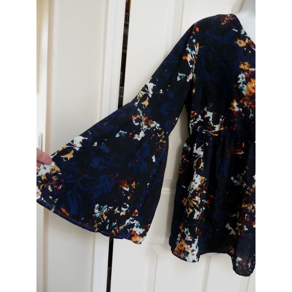 ANA Women Large 12/14 Bell Sleeve Witchy Goth Surplice Blouse Top Navy Floral